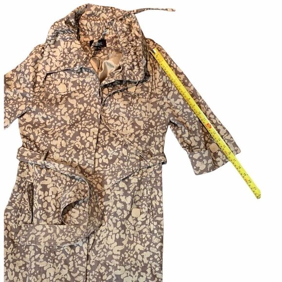 Luii Cropped Sleeve Trenchcoat - Picture 9 of 10